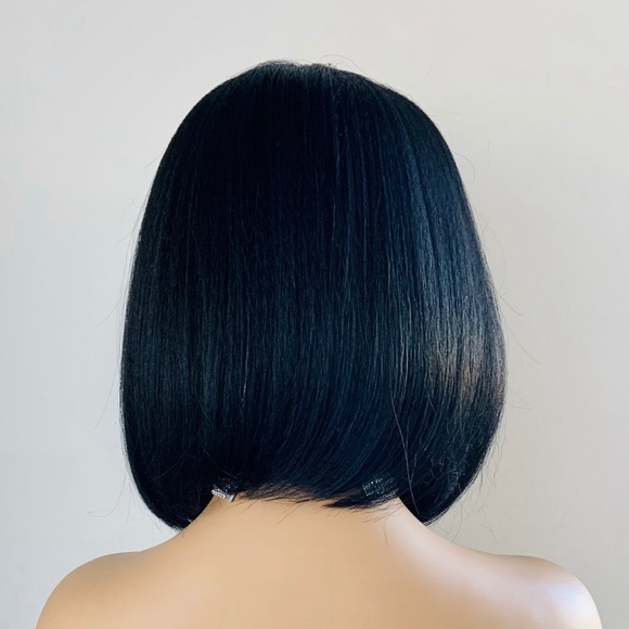 Versatile 4x4 Lace Front Synthetic Wig in Black for Daily Wear or Events - Picture 12 of 12